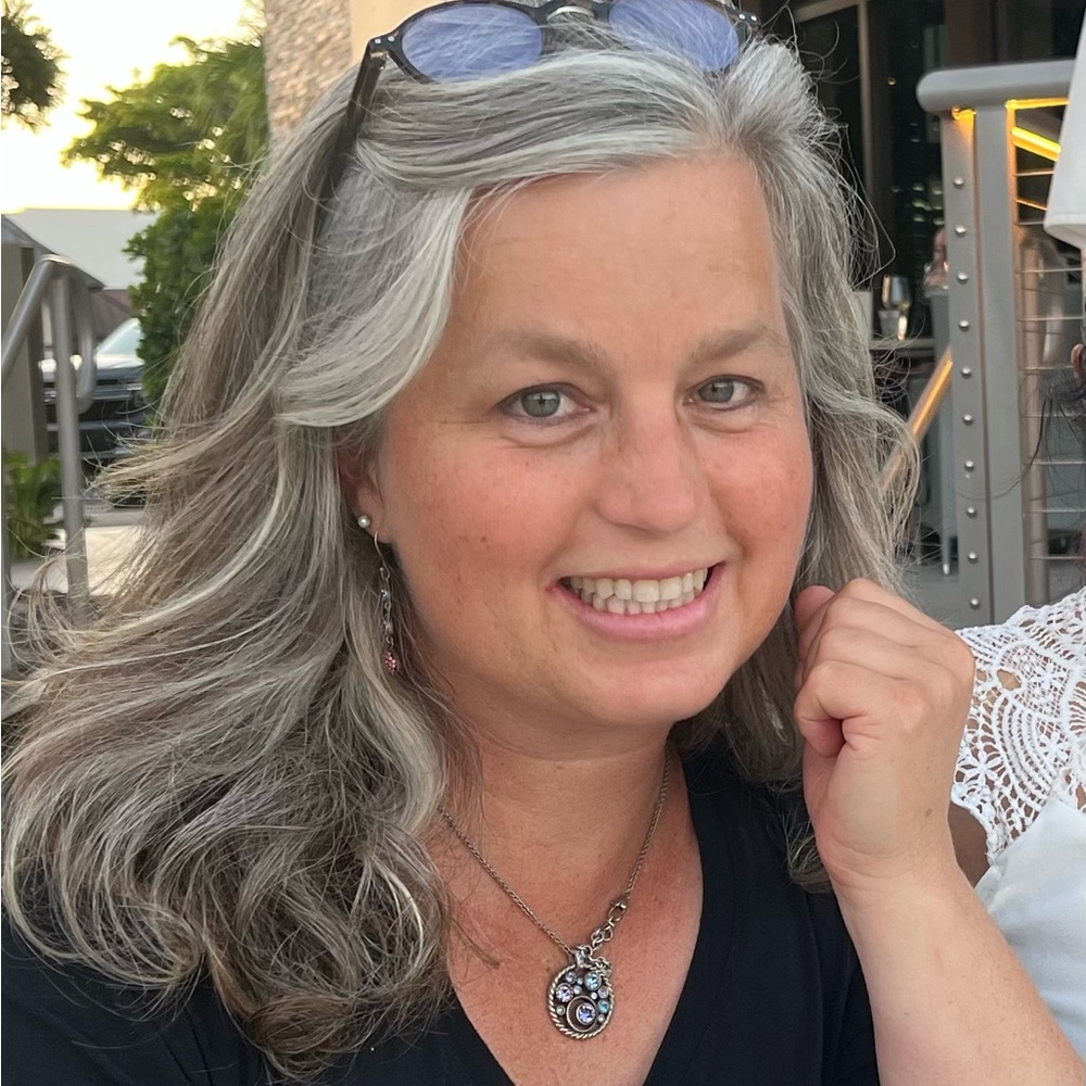 Meet your Posher, Adriana